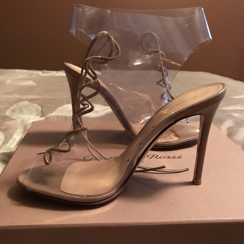 Gianvito Rossi Nude/Clear Pumps